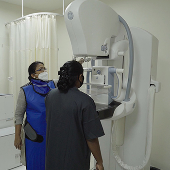 https://thangamcancercenter.com/file/wp-content/uploads/2023/09/3D-Tomo-Mammogram-1.jpg
