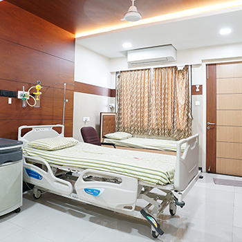 https://thangamcancercenter.com/file/wp-content/uploads/2023/09/Deluxe-room.jpg